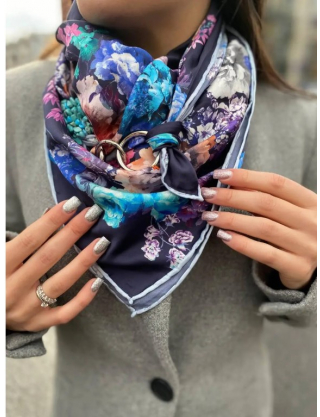 Дизайнерська шовкова хустка My Scarf "Чарівний сад" 90 на 90 см Картинка Дизайнерська шовкова хустка My Scarf "Чарівний сад" 90 на 90 см